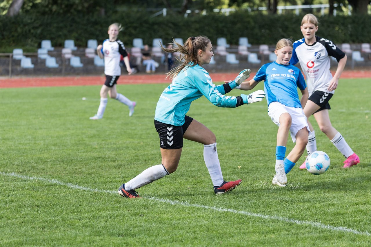 Bild 219 - wBJ VfL Pinneberg - Germania Schnelsen : Ergebnis: 15:1